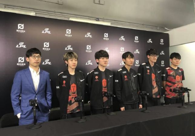 TES集团 访问 教练 :连败的最大调整是心理选手受到很多不合理的舆论 