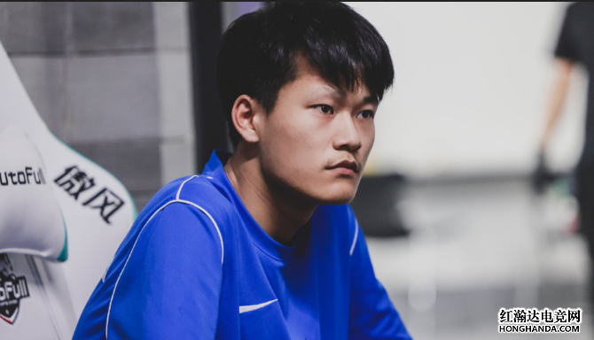 UP中单小草包表现欠佳，或与对手太强有关