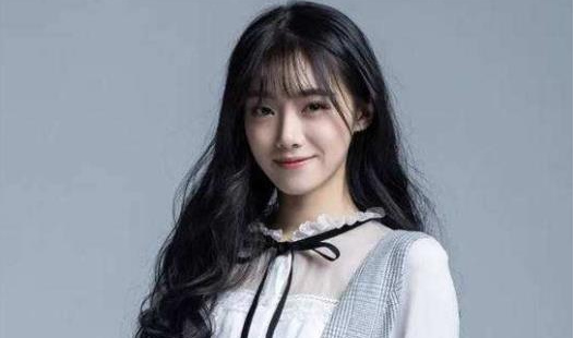 小钰采访能力受质疑，临场应变能力不够