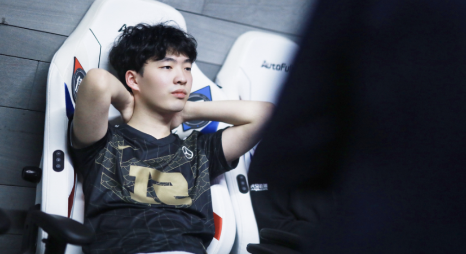 RNG对Cryin挂机行为惩处，月开有望首发