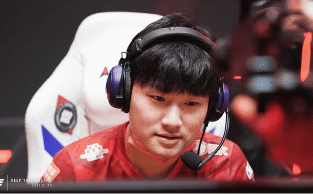 WE败给LNG后，队伍内部出现矛盾