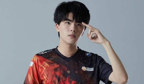 欧服玩家开始搞事，许秀无奈打字吐槽