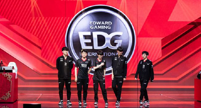 TSM上单Huni在LCK节目上讽刺EDG