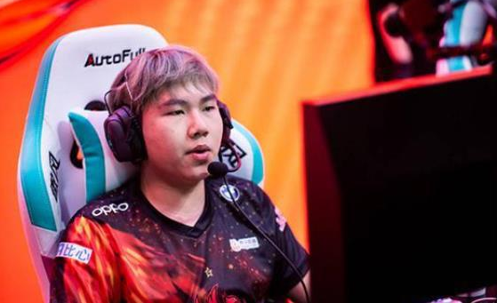 备受争议的FPX战队选手Bo登顶韩服Rank