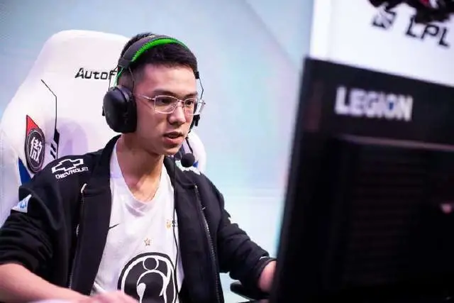 各大电竞游戏热搜榜单中IG的名字赫然在列！