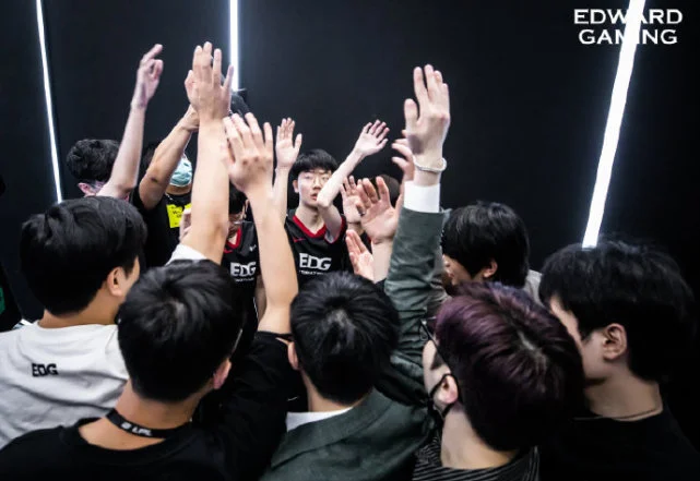 多一道保险：EDG即便是无缘复活赛 也可进冒泡赛！