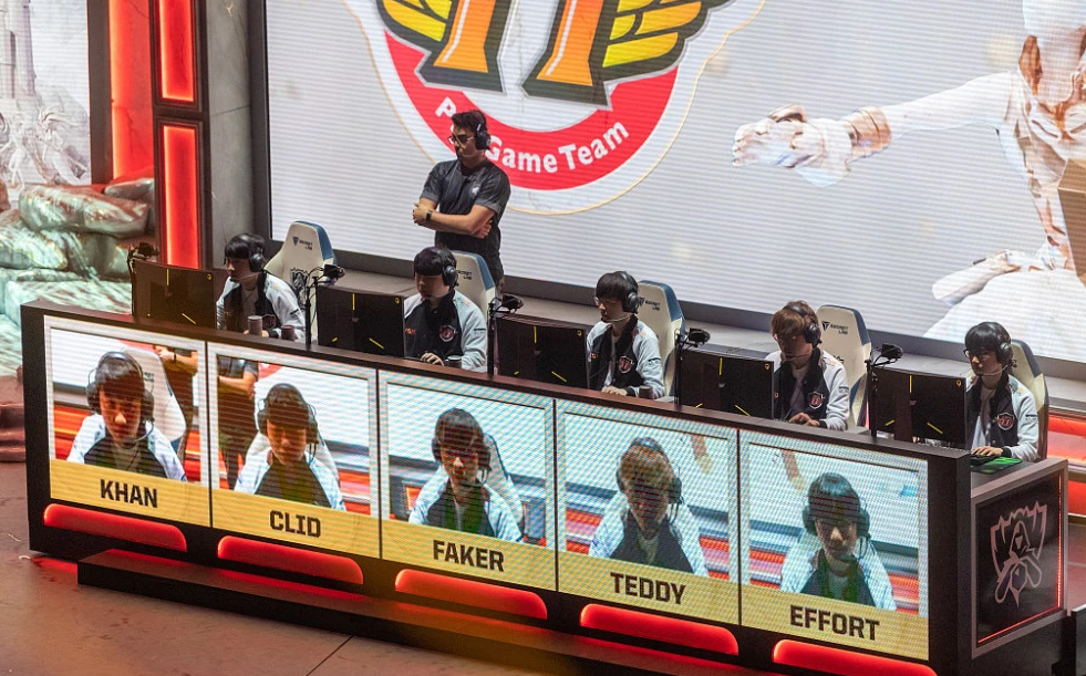 LPL历史性时刻：FPX能否完成历史的宿命！