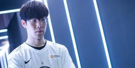 TheShy和rookie大概率会退役 PDD希望两人再打一年！