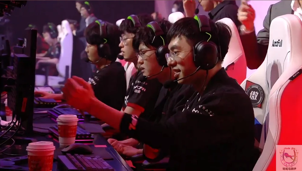 LPL夏季赛季后赛将迎来最赛季的四强对决！