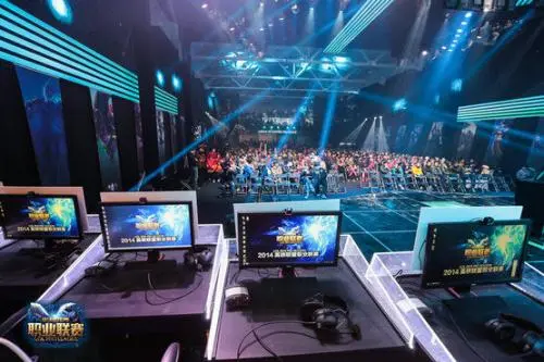 英雄联盟LPL夏季联赛：第四周比赛的TOP5操作