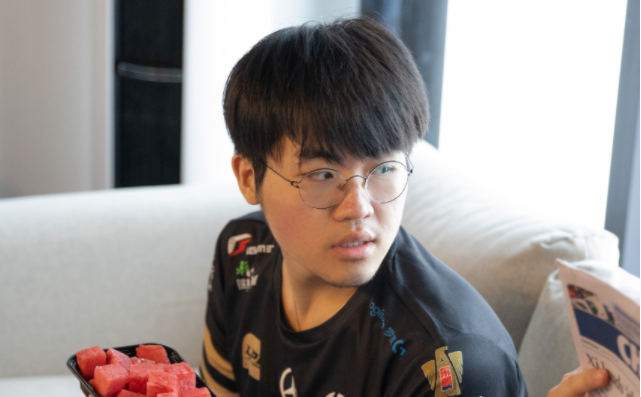 狂队以1-2不敌XBW，失去德玛西亚杯正赛参赛资格