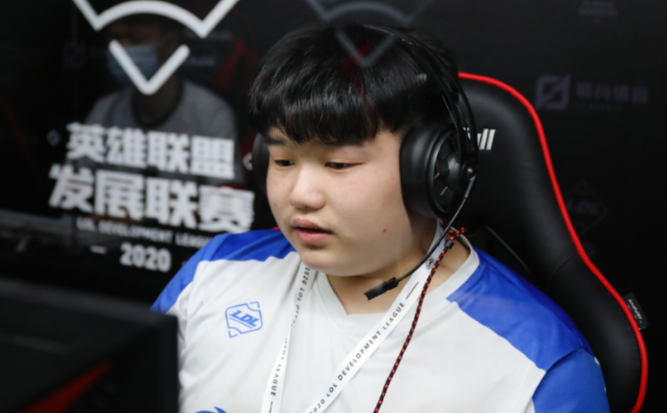 小黄人四个号打上最强王者千分，潜力无穷