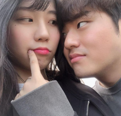 SKT传奇AD选手Bang收获爱情，李哥略显孤单