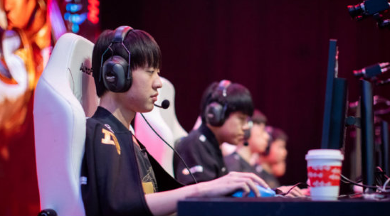 三场比赛连续爆冷， 网友直呼“小说都不敢这么写”