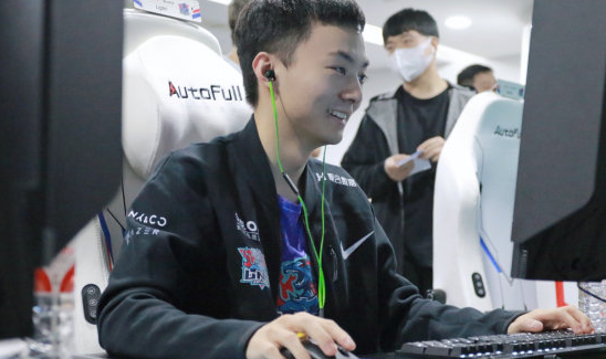 姿态和Ning王分析Light将担任AD，T1全队首发亚运会