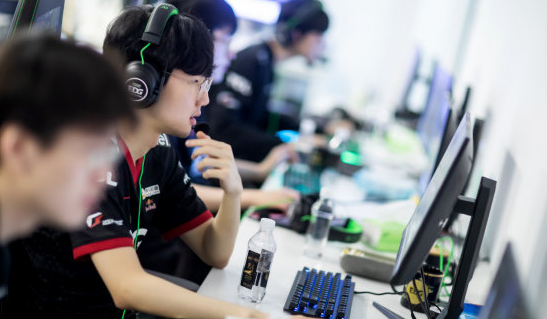 EDG战队阿布再次给出最新EDG冠军皮肤爆料