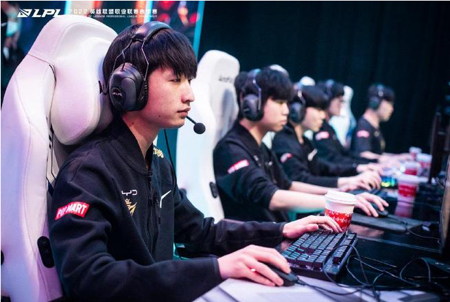 微博发布一项数据，V5成为涨粉最多俱乐部