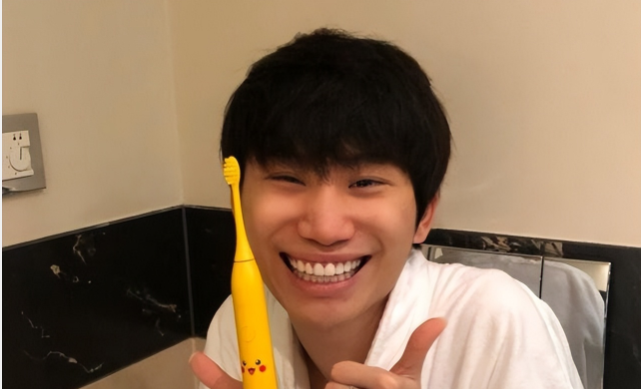 硬币哥直言只要小虎和小明在，RNG成绩不会太差