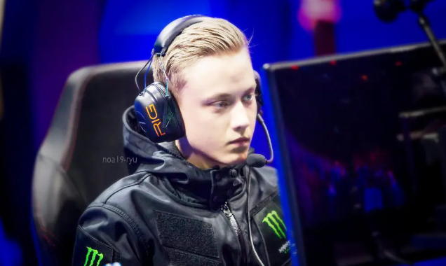 “电竞小李子”敌不过时间流逝，欧成形象判若两人