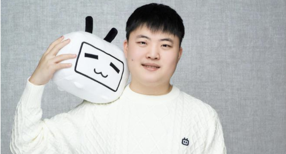 Uzi直播时提及自己的小孩，公开来了一波自嘲