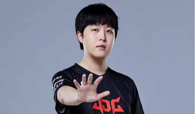 网友质疑JDG和V5无人入选第3周最佳阵容合理性