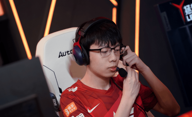 WE遭遇夏季赛5连败，似乎依旧未找到感觉