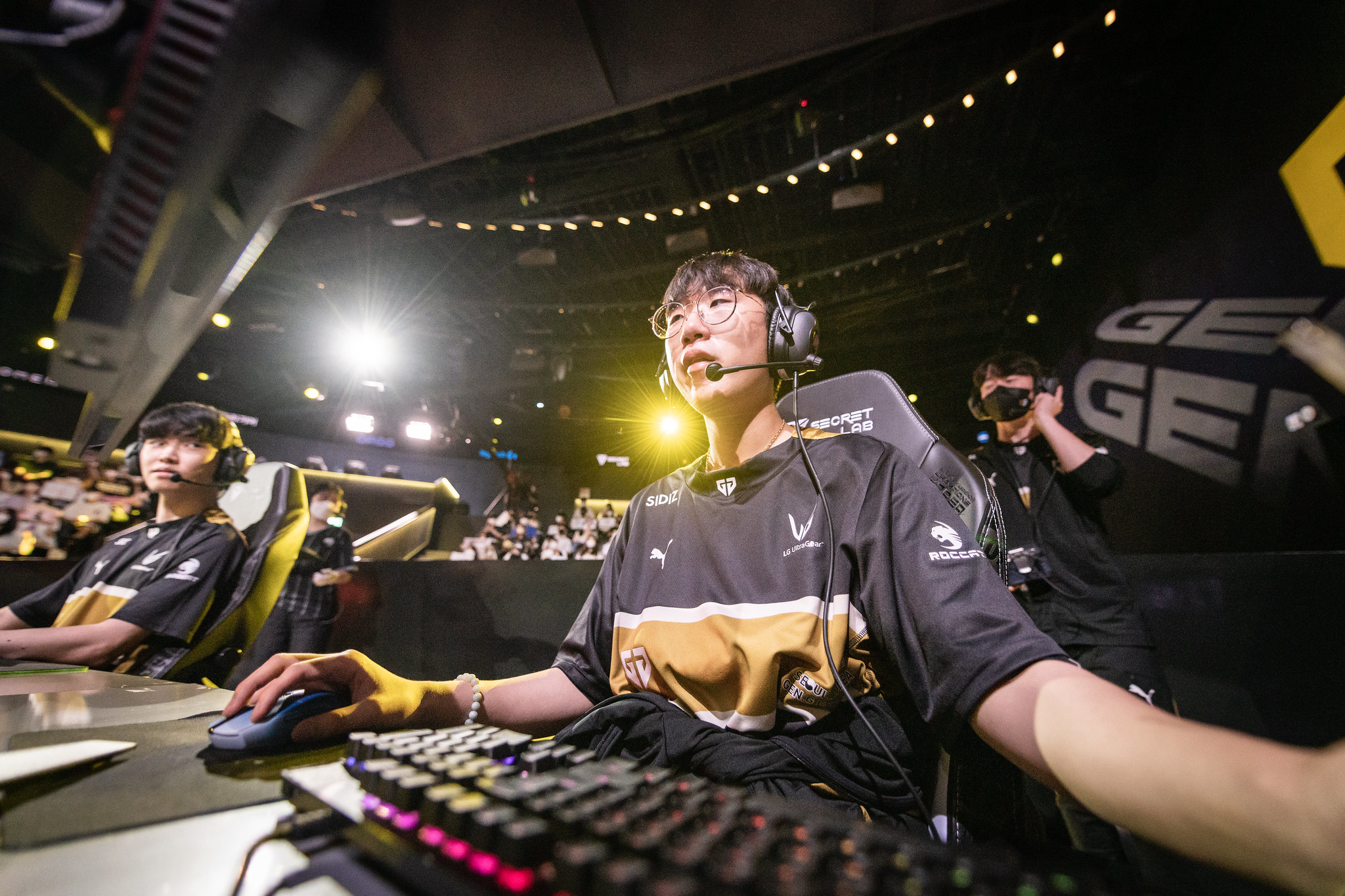 LCK:三星以两场完全同样的时间结束了比赛，2-0战胜BRO