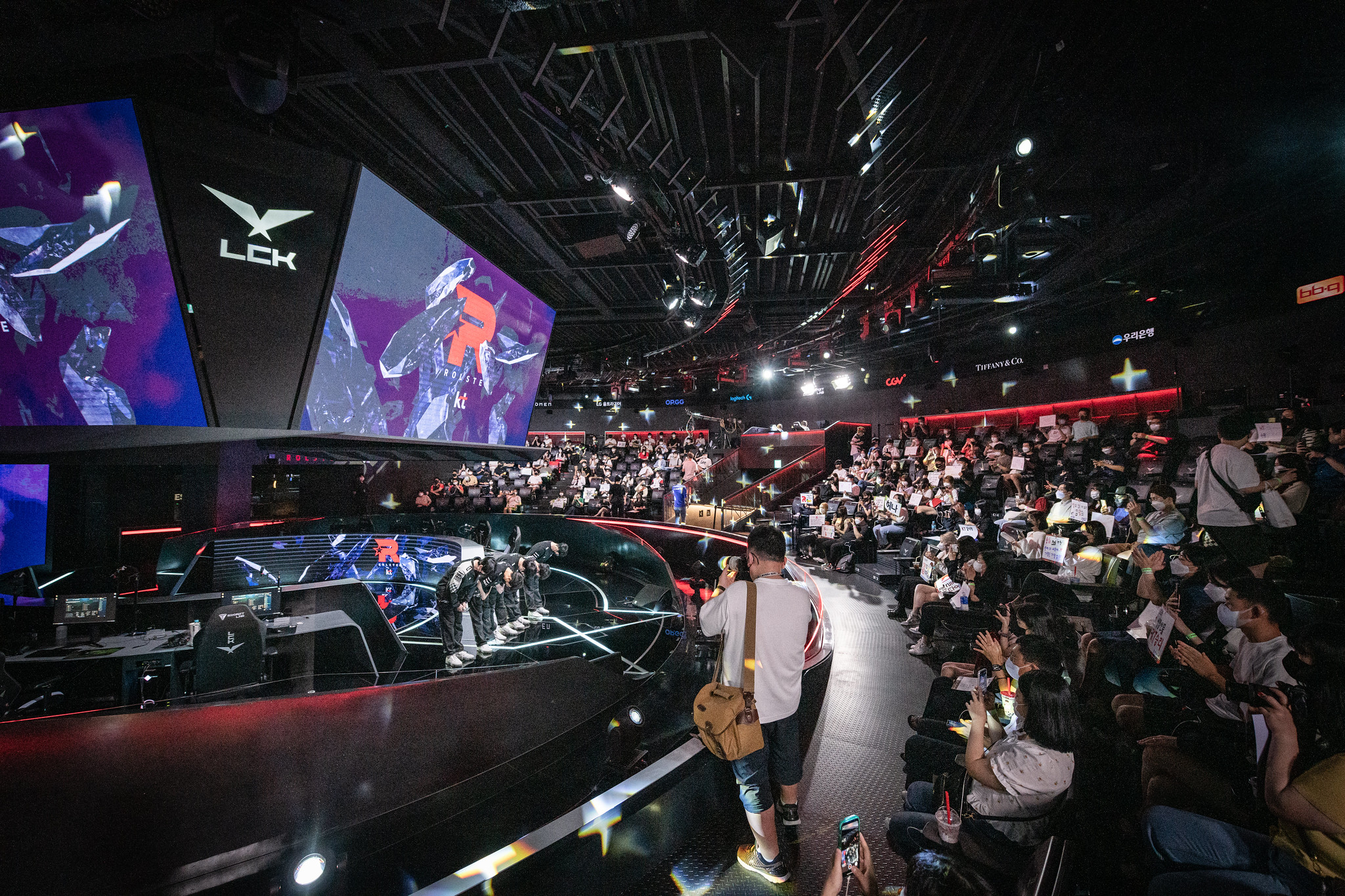 联盟社区对Riot在KT Rolster比赛中对bug的反应感到愤怒