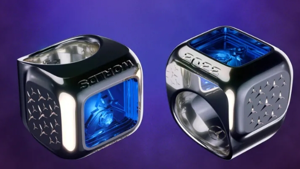 拳头官宣与奔驰合作延长至25年