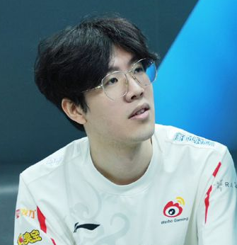Theshy改变了！败给TT后，独自加练到凌晨3点