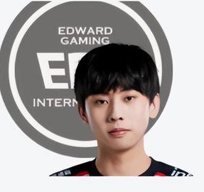 IG迎战EDG前，YSKM找T1上单Zeus陪练！