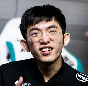 前LPL选手爆料：圣枪哥准备在夏季赛回归