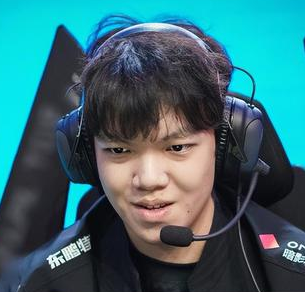 海外网友热议RNG击败TT：严查Gala的电脑和游戏