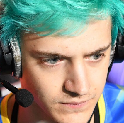 电竞圈选手的另一面？想不到他们连用扑克燃爆全场！