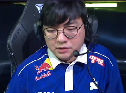 S13季前启航赛：Faker阿卡丽飞雷神天秀单杀，TeamFaker扳回一城