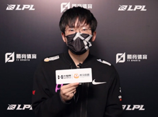 “miao准现场”大电竞专访RA上单Cube：希望我们接下来一场不输进入季后赛！