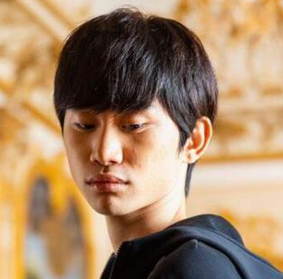 Doinb大别墅安保系统太夸张，zoom进门被搜身