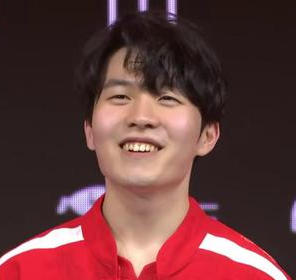 小钰向Rookie道歉，引起观众不满：消费男友