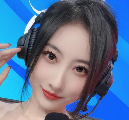 解说鼓鼓被冲了！只因第二局MVP投给Rookie