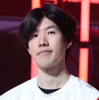 多位LOL圈内人爆料，theshy已经确定退役时间