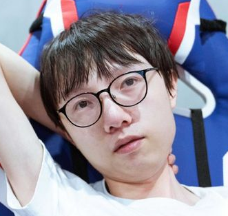 MLXG怒斥RNG老板：不仅欠我300万，还要我赔偿5000万