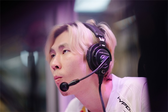 TI10败者组：黑马出现？！Spirit掀翻老大哥VP锁定前四