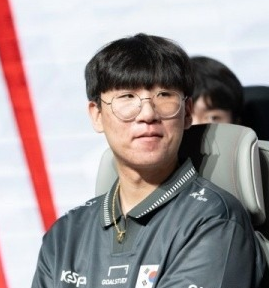 Ruler亚运会出征仪式夸赞LPL虎娘日报：英雄联盟神话装备将删除