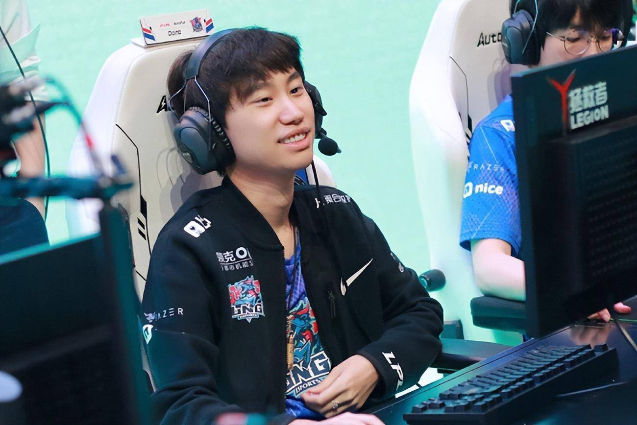 Doinb直播回应与xinyi组排，透露私下早已和解