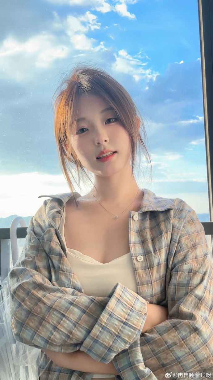 蛇年春节来临！英雄联盟携新春版本邀你过“轻”年