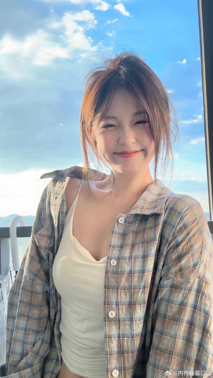 虎娘日报：全场皮肤限时半价活动上线JDG鏖战五局险胜OMG