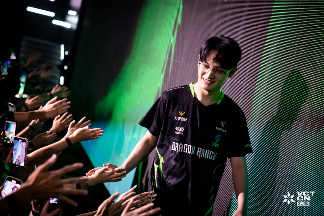 2-1击败AGNicc精准头部命中手枪局四杀，DRG