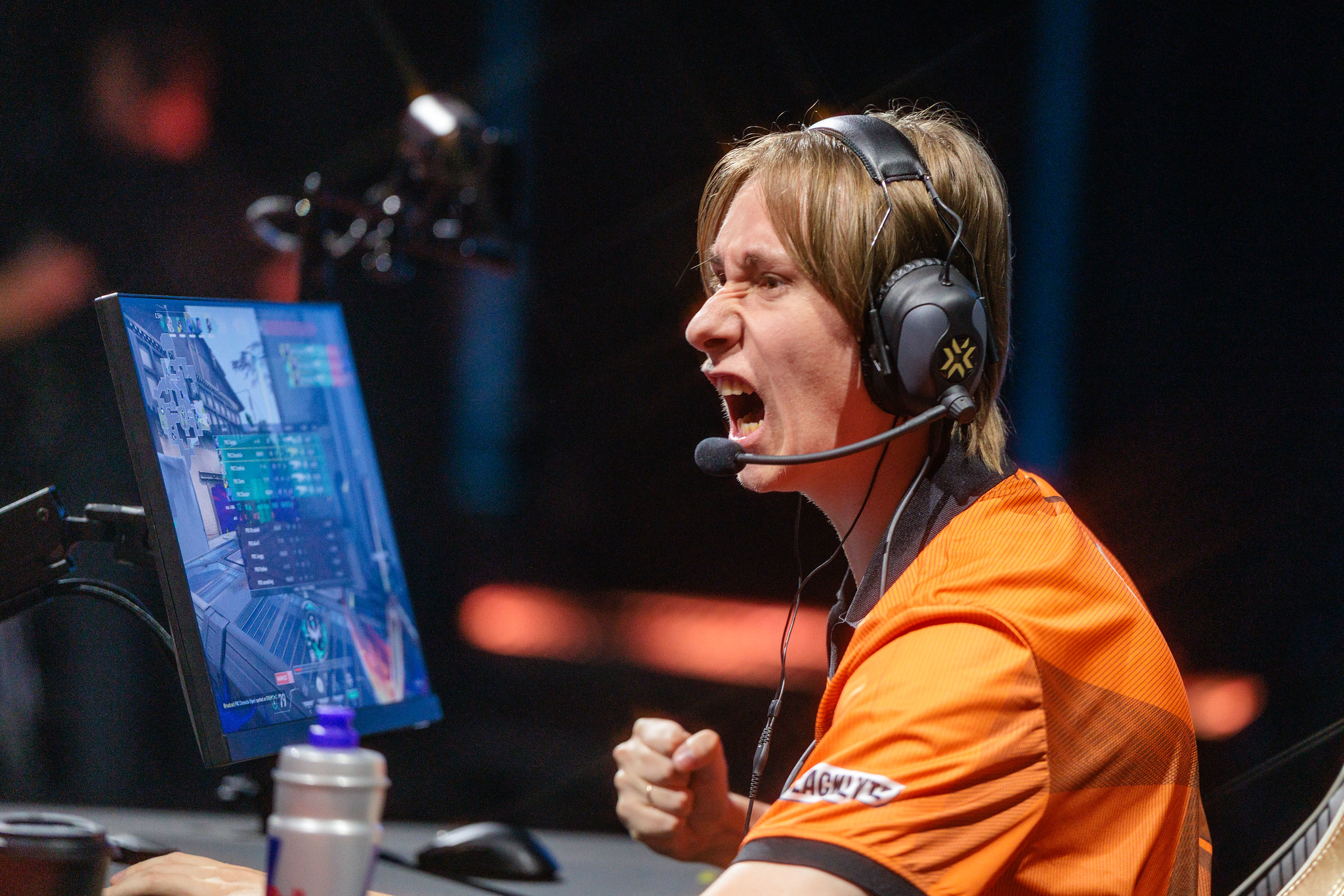 下半场10连胜上演惊天逆转，FNC2-1击败PRX挺进胜决