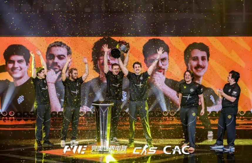 新王加冕，神装加持！AGON爱攻见证Legacy问鼎CAC2025