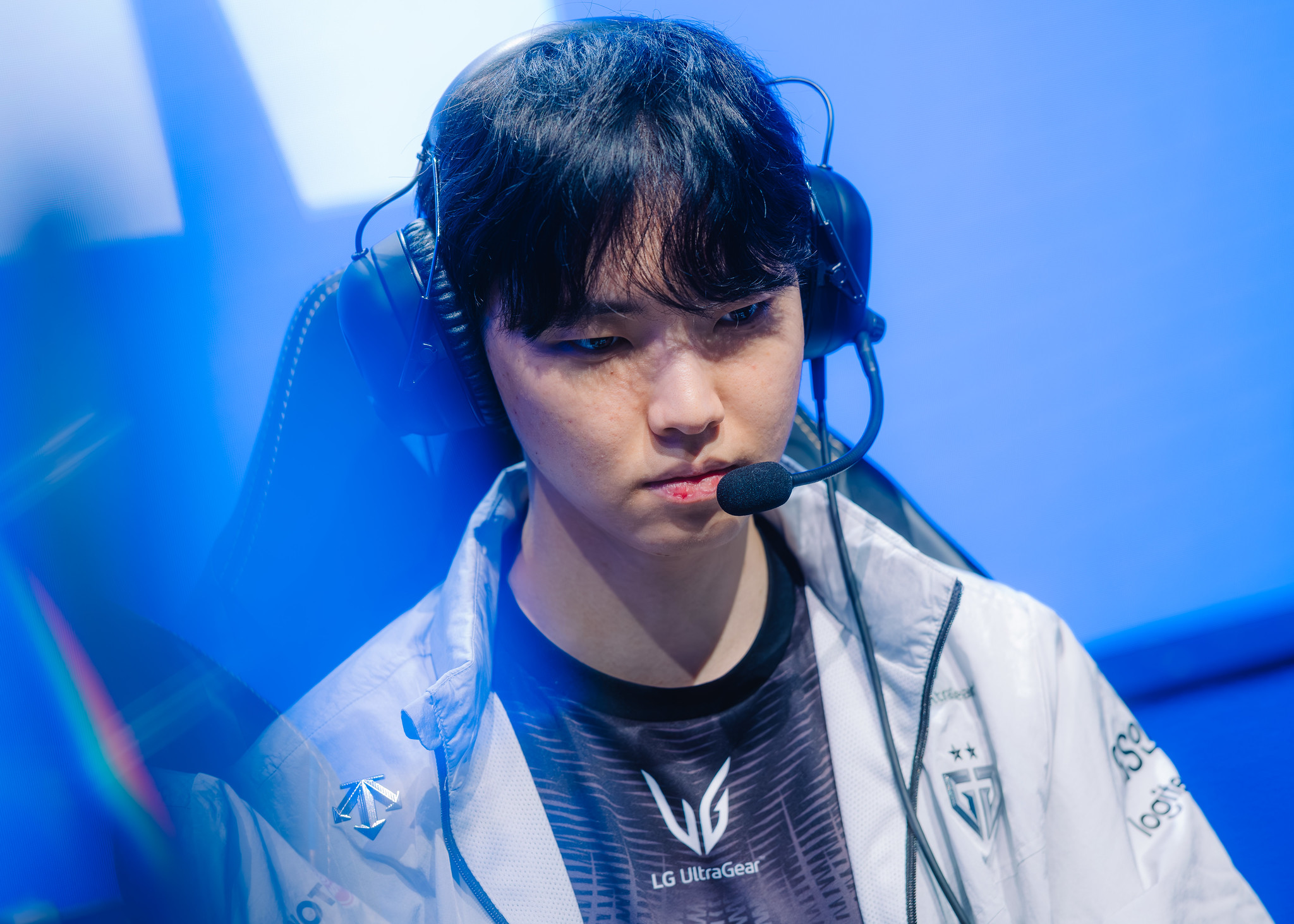 2-0横扫TES晋级八强两局比赛尽显差距，GEN